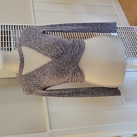 Forever 21 Sweaters - CUTE Cut-out sweater